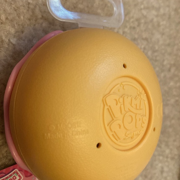 Pikmi Pops!! **4** Pikmi Pops and storage Containers!! Gently used! - Picture 9 of 16